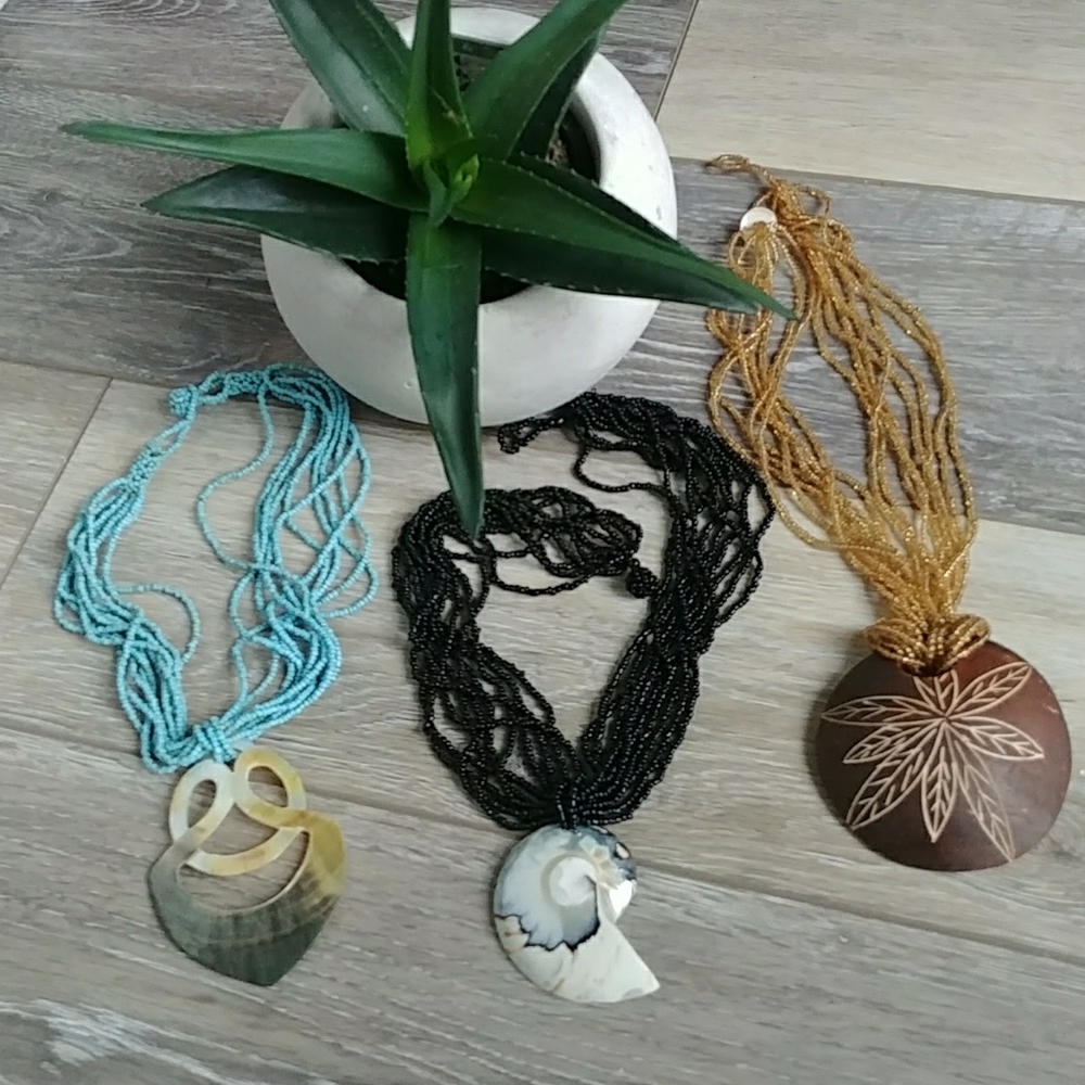 Lot of 3 beaded necklaces